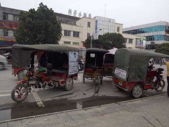 路口监控三轮车_三轮车监控器_监控下电动三轮车被偷能追回吗