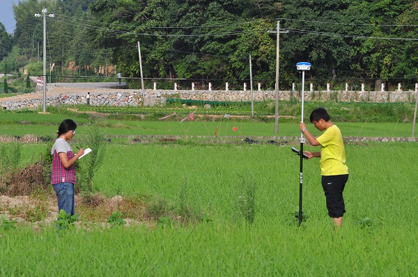 gps rtk工作原理 测量土地_土地测量仪原理_土地测量技术