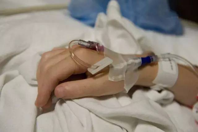 门诊输液允许开门诊留观床位费_门诊输液允许输血吗_门诊不允许输液为什么