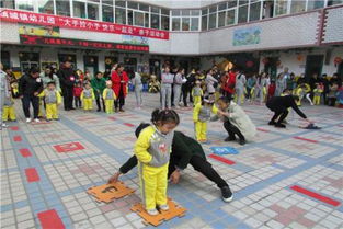 铺路游戏小班,小班幼儿图形认知与动手能力提升之旅